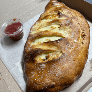 DELUXE CALZONE